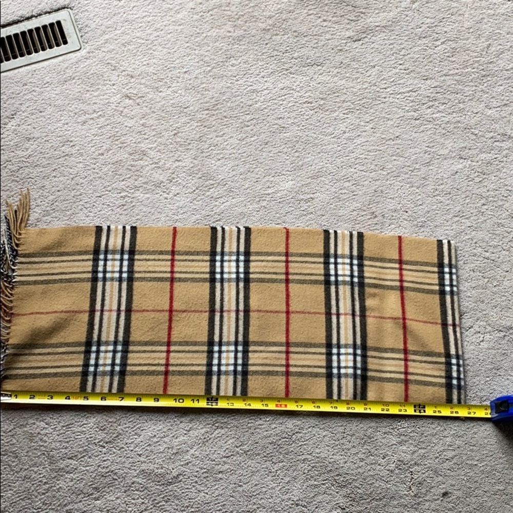 Winter scarf. Faux Burberry pattern. - Picture 4 of 5